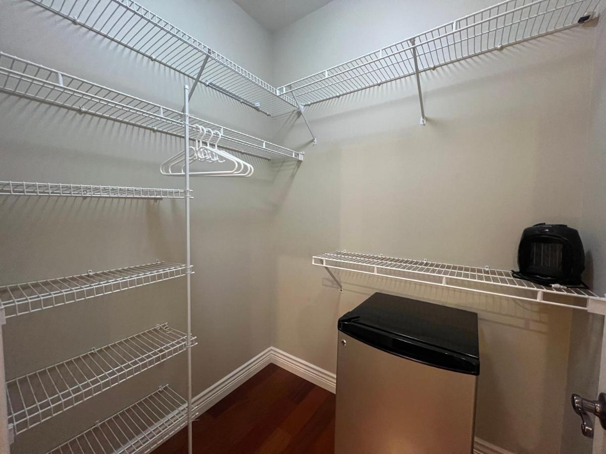 Lucky Room, A Comfortable Bedroom With Private Bathroom Close To Yvr Richmond Buitenkant foto