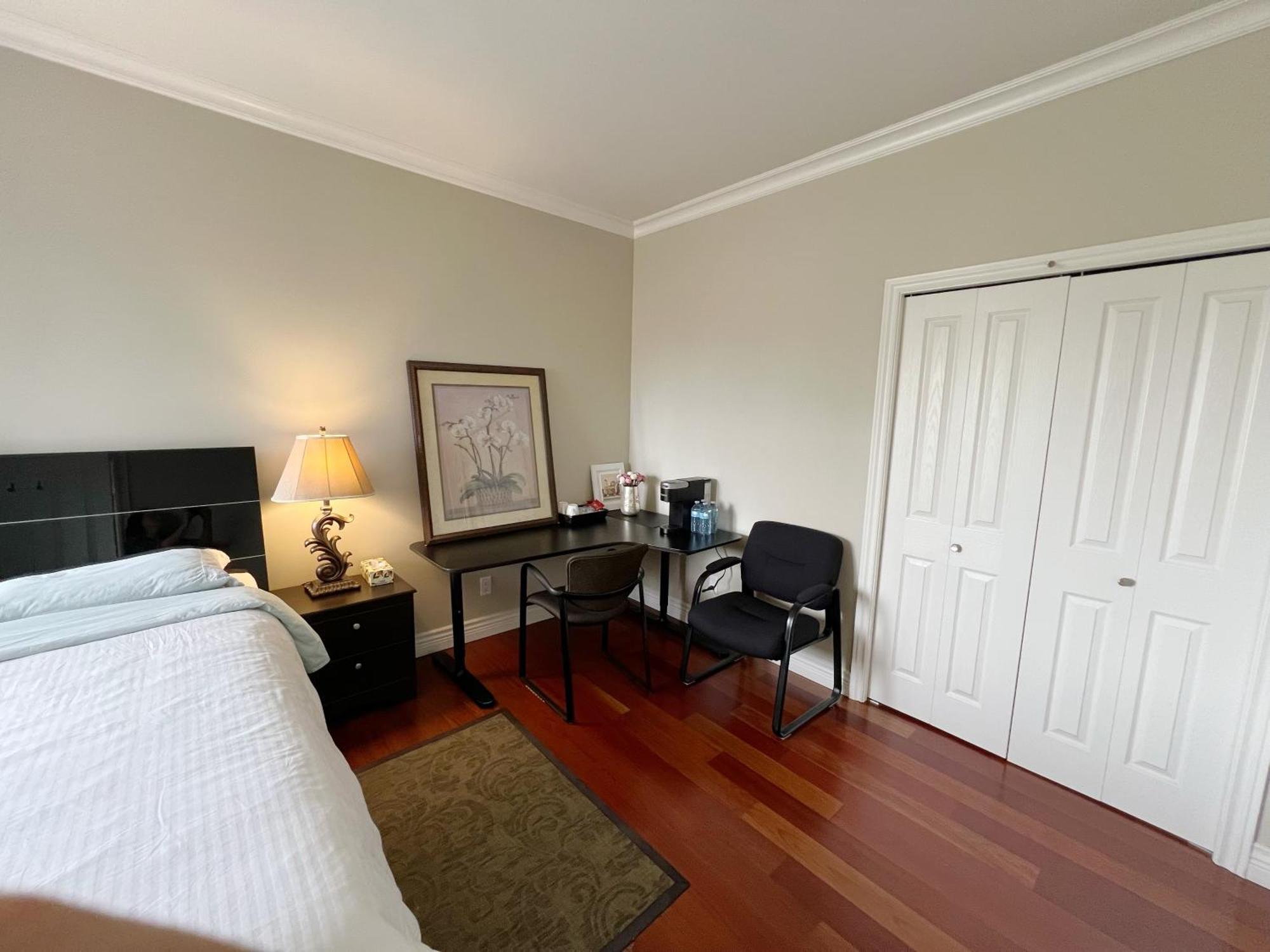 Lucky Room, A Comfortable Bedroom With Private Bathroom Close To Yvr Richmond Buitenkant foto